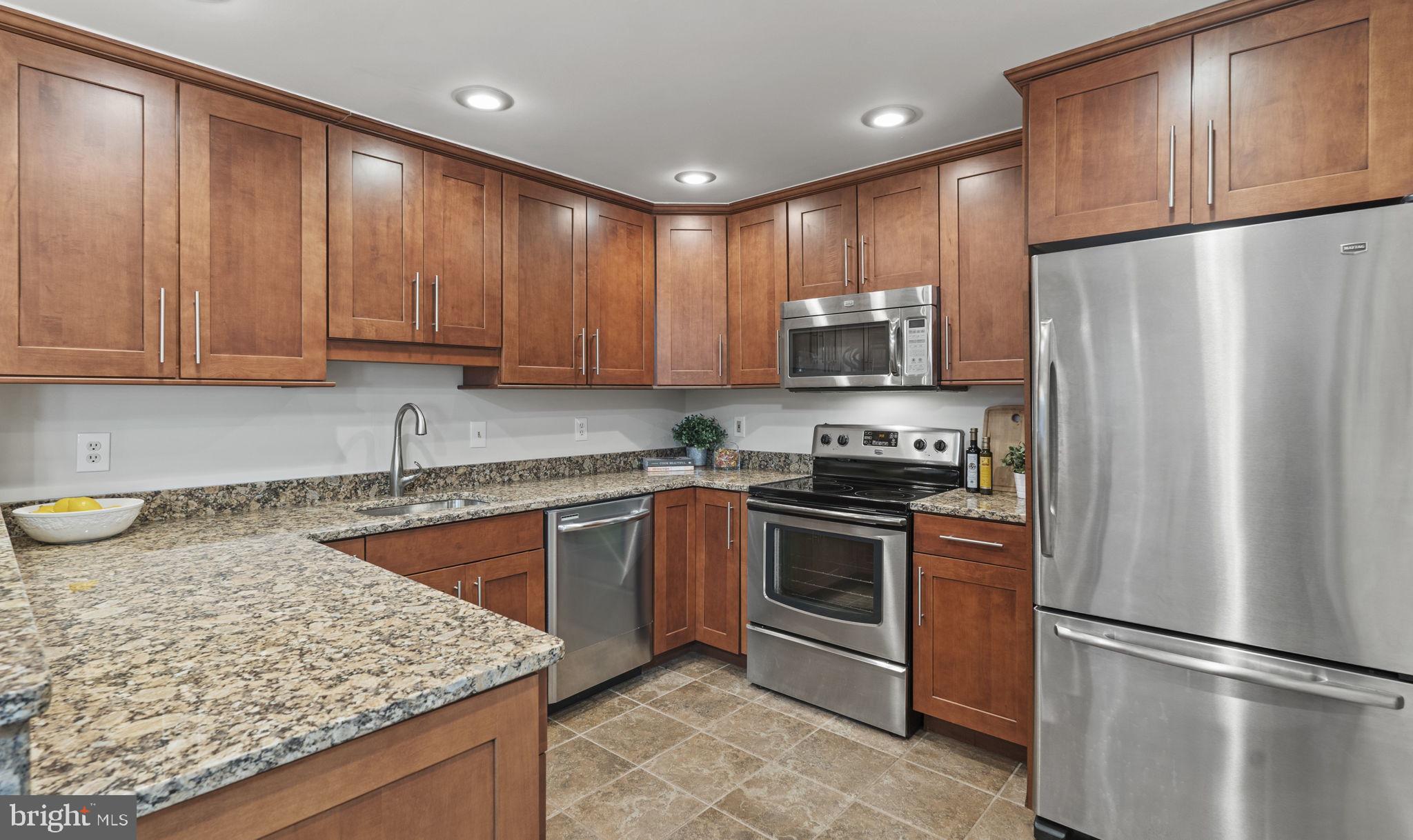 NORTH POTOMAC - Residential