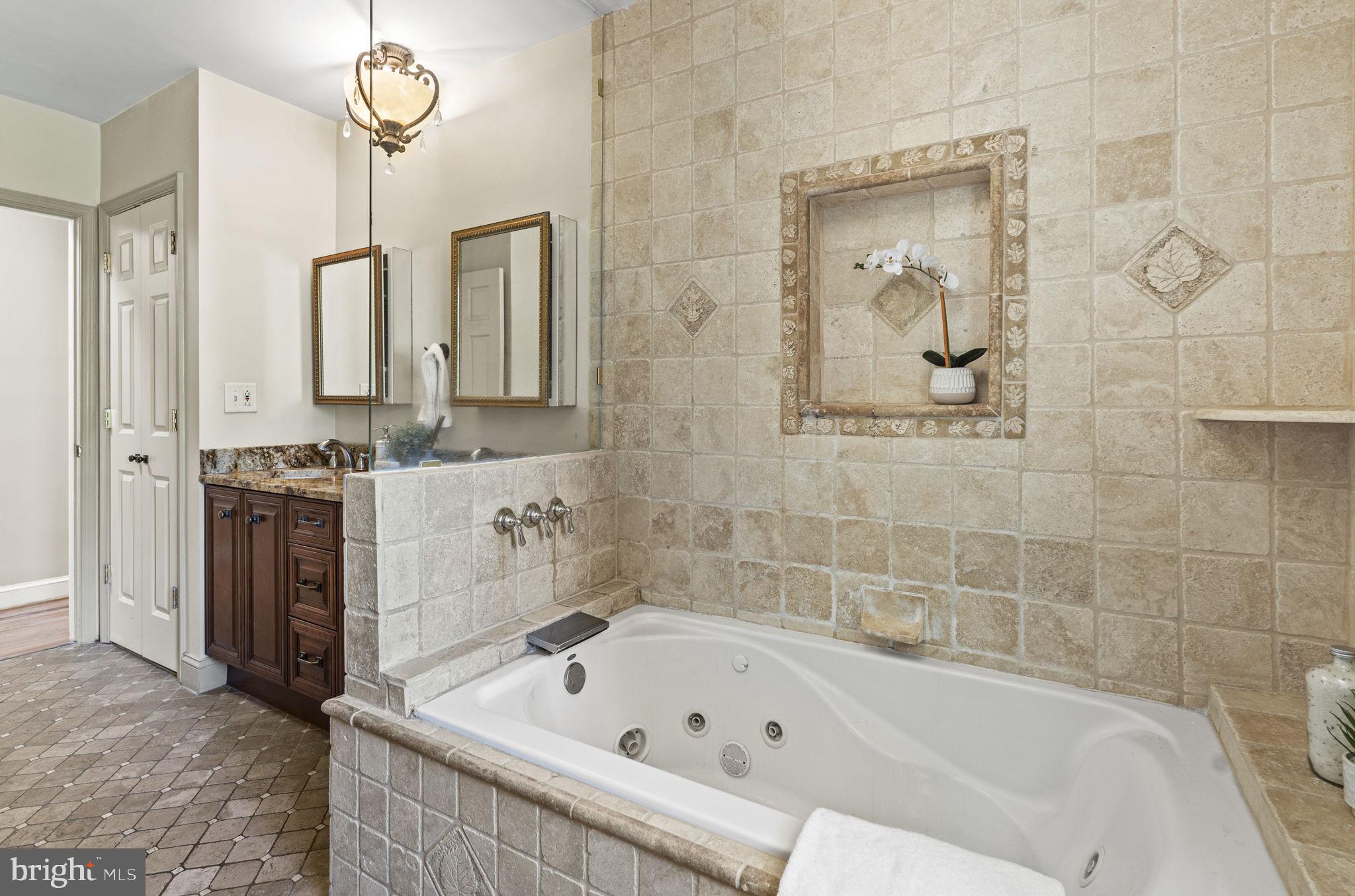 NORTH POTOMAC - Residential