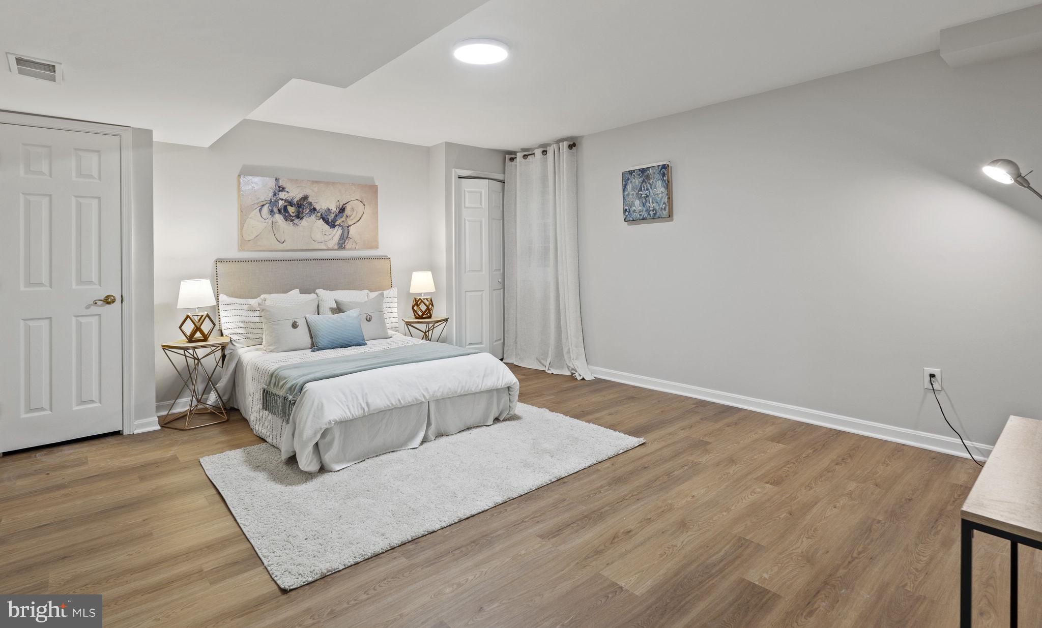 NORTH POTOMAC - Residential