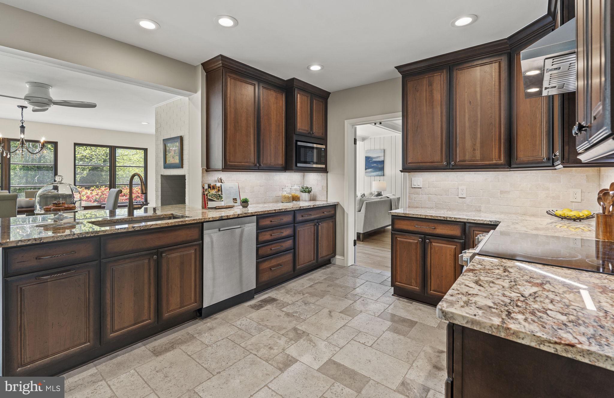 NORTH POTOMAC - Residential