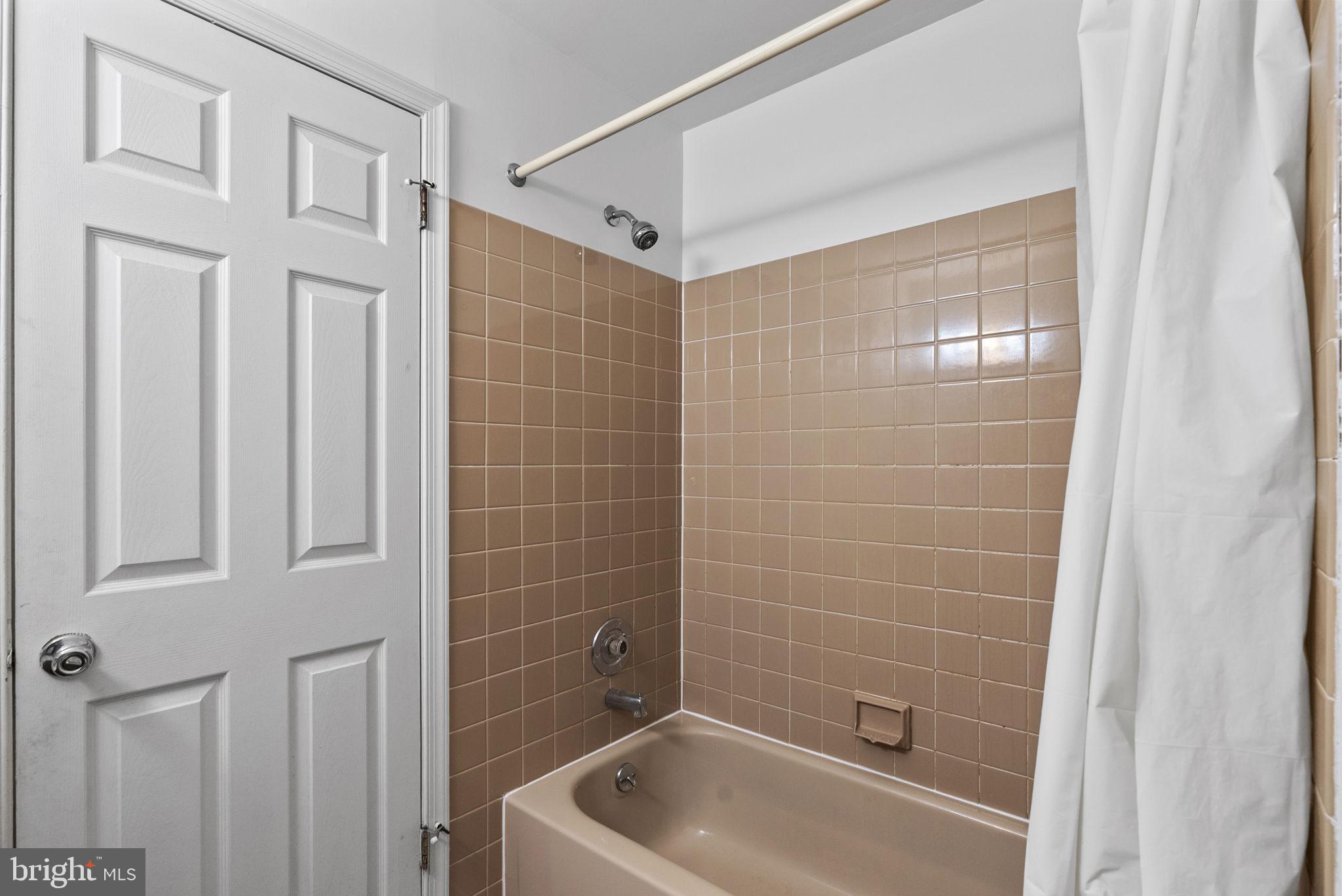 CHESTERBROOK - Residential Lease