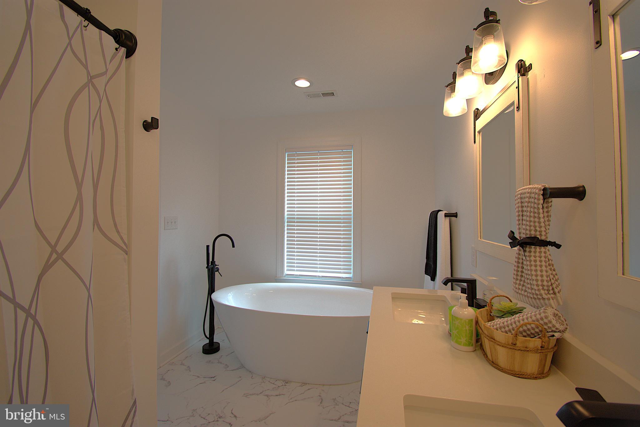 THE LANDING AT TOTUSKEY CREEK - Residential Lease