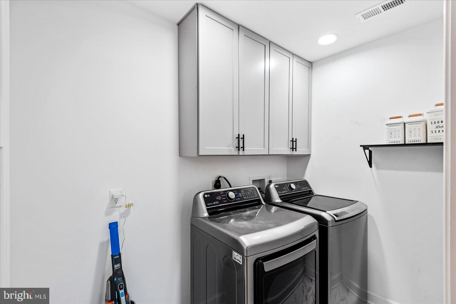 THE LANDING AT TOTUSKEY CREEK - Residential Lease