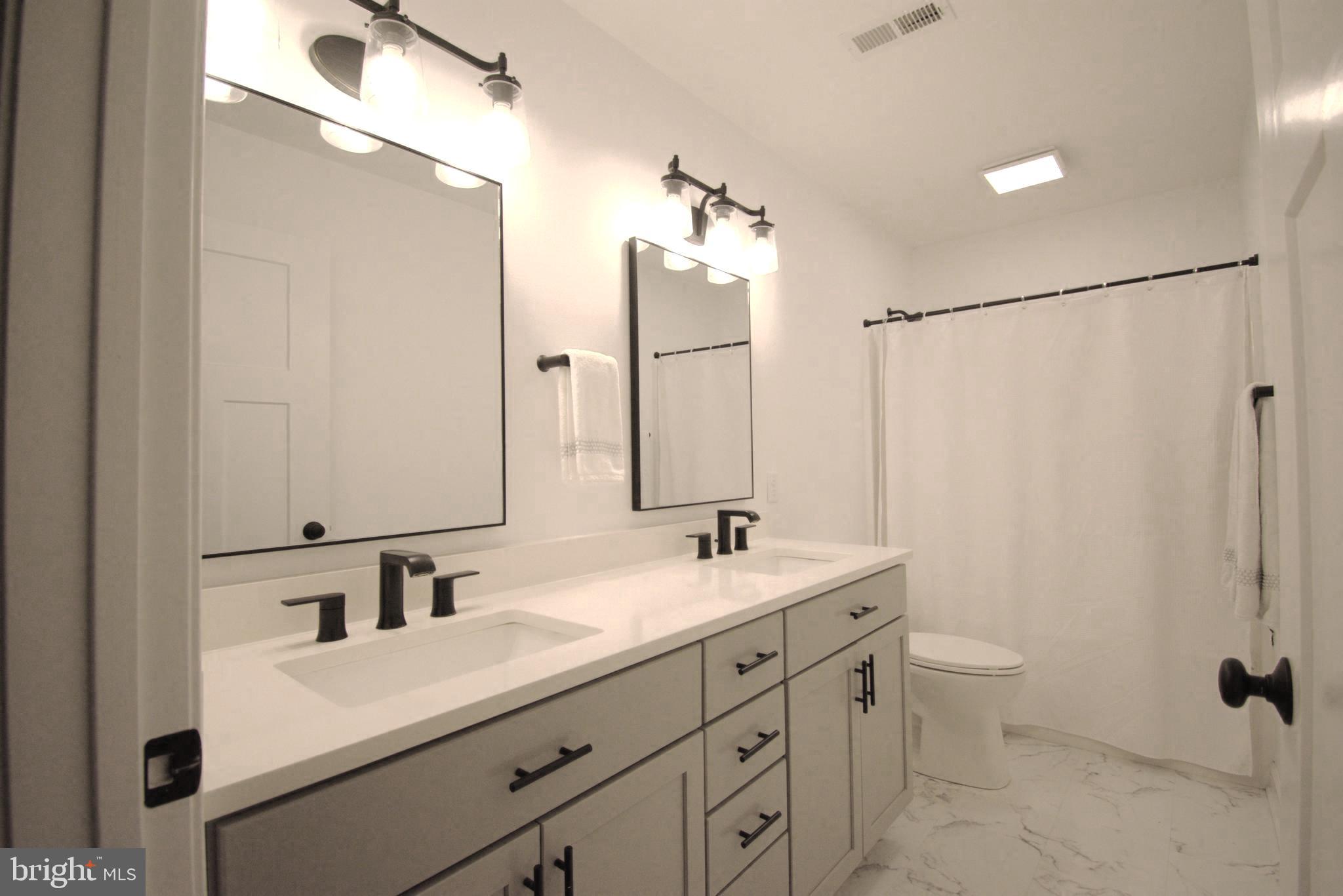 THE LANDING AT TOTUSKEY CREEK - Residential Lease