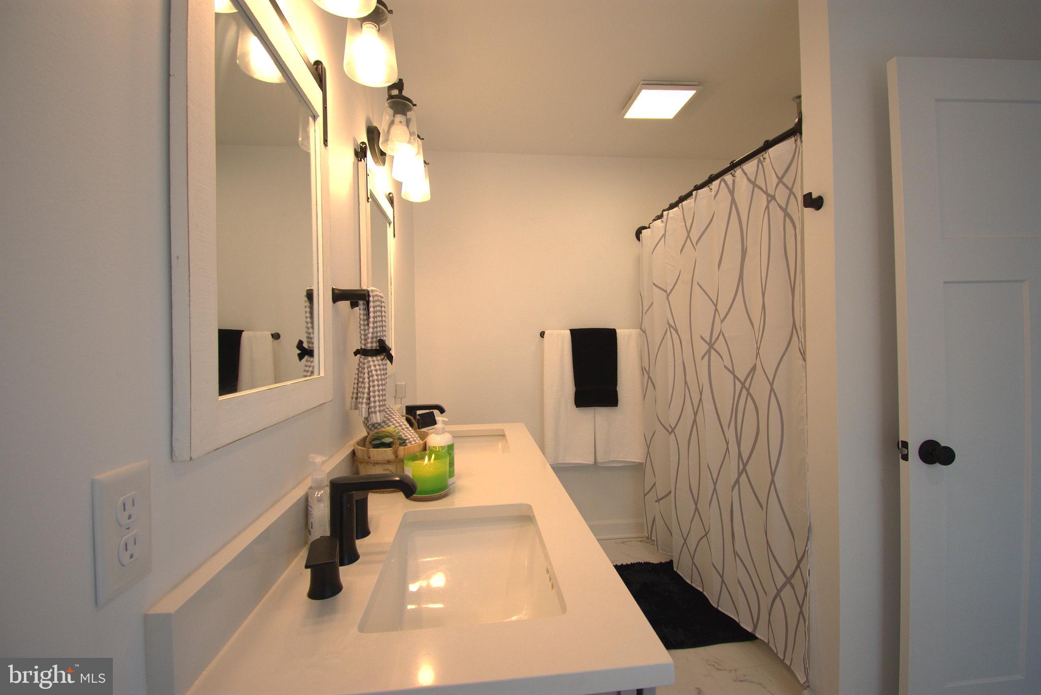 THE LANDING AT TOTUSKEY CREEK - Residential Lease