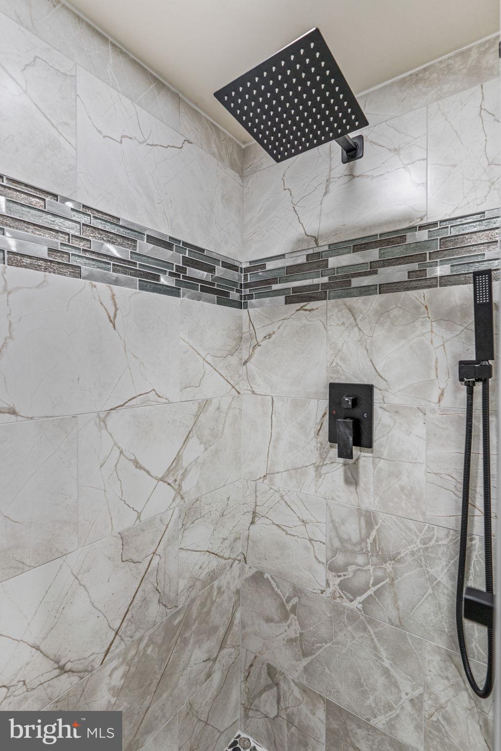 SENTINEL OF LANDMARK - Residential Lease