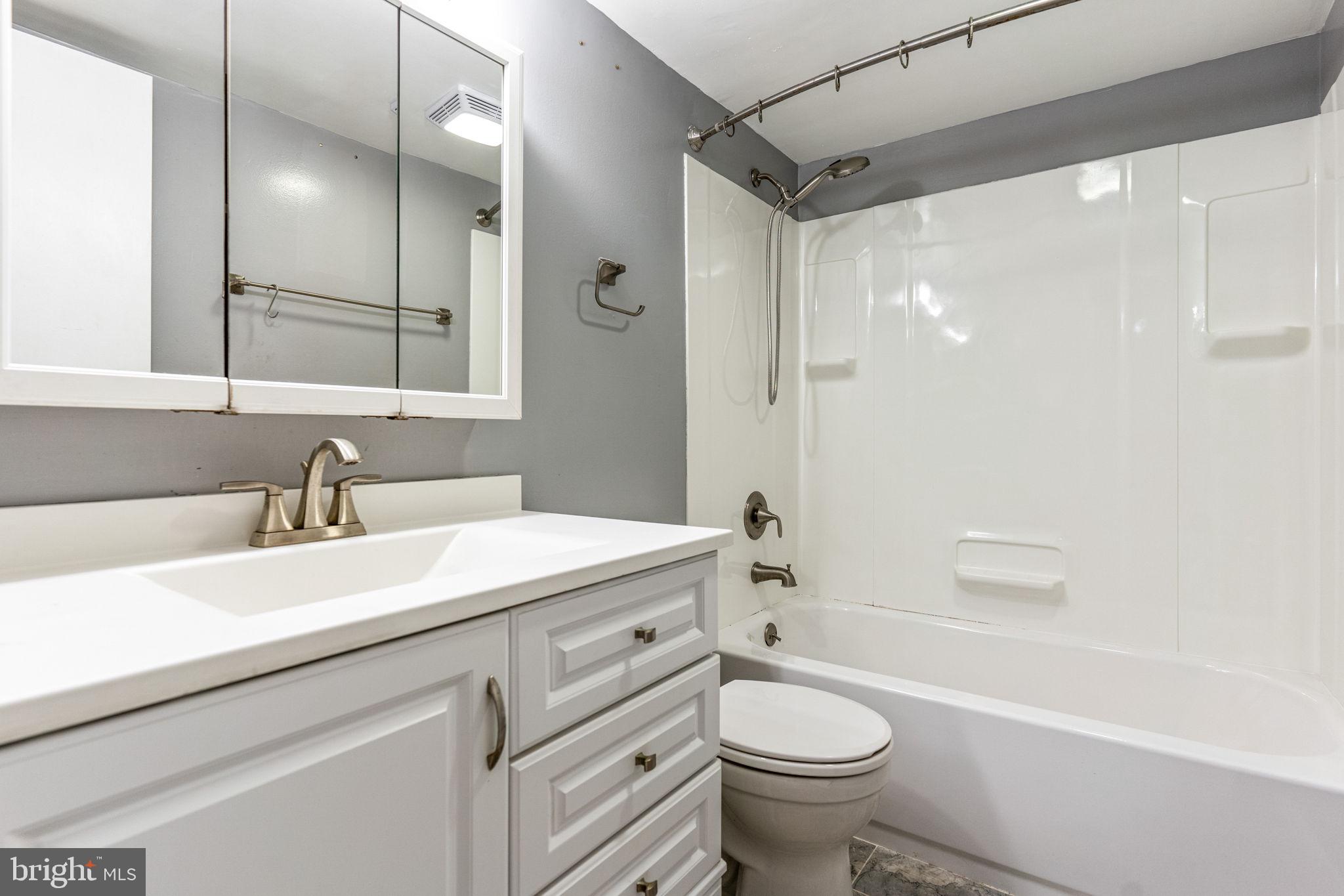 SENTINEL OF LANDMARK - Residential Lease