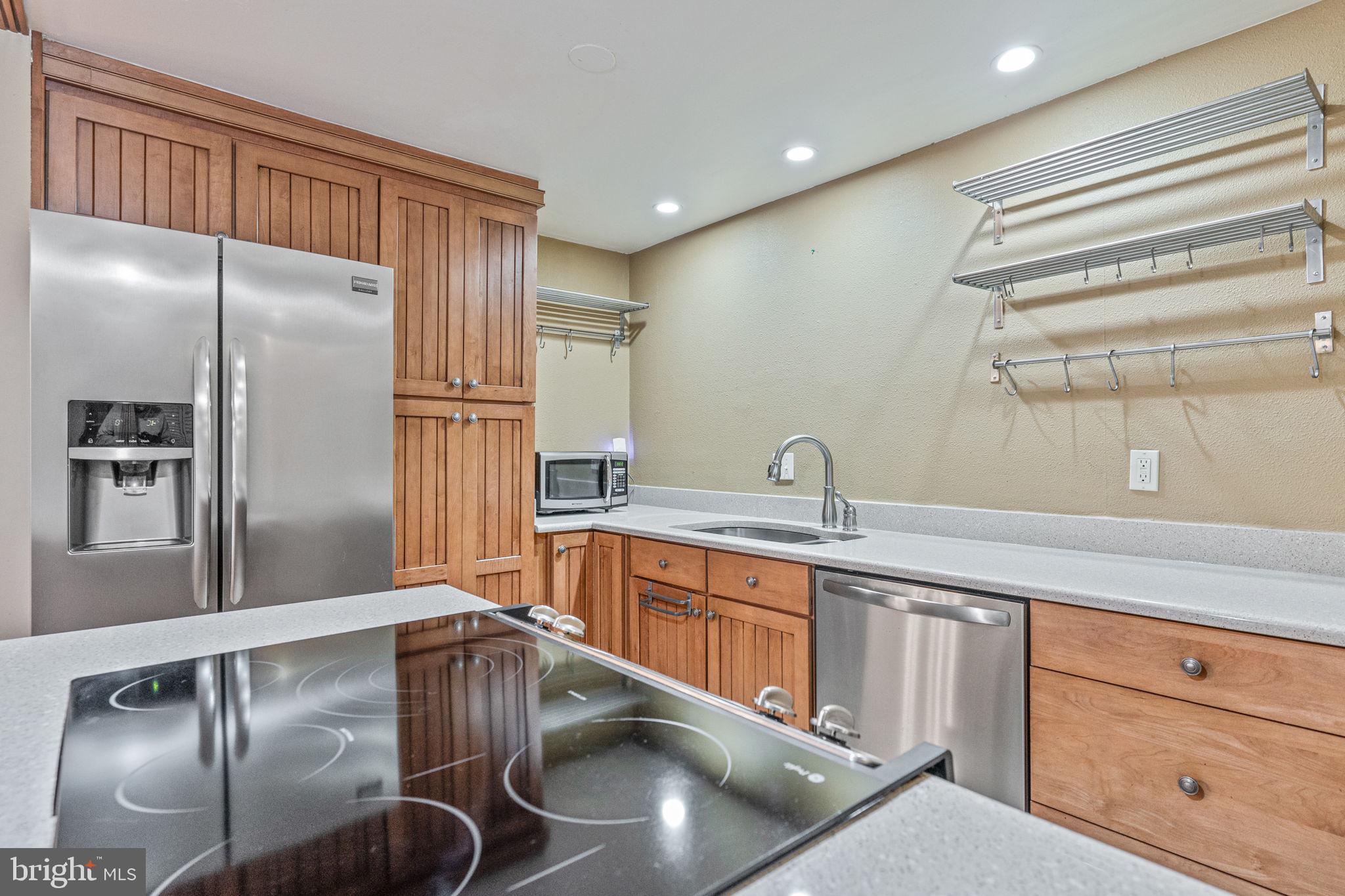 SENTINEL OF LANDMARK - Residential Lease