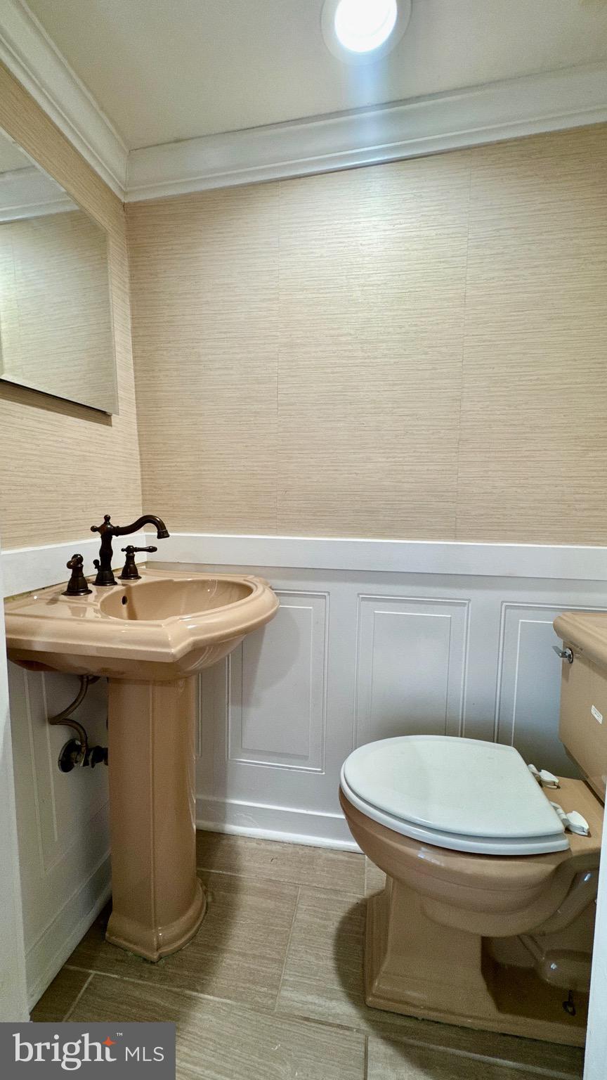 UNIVERSITY CITY - Residential Income