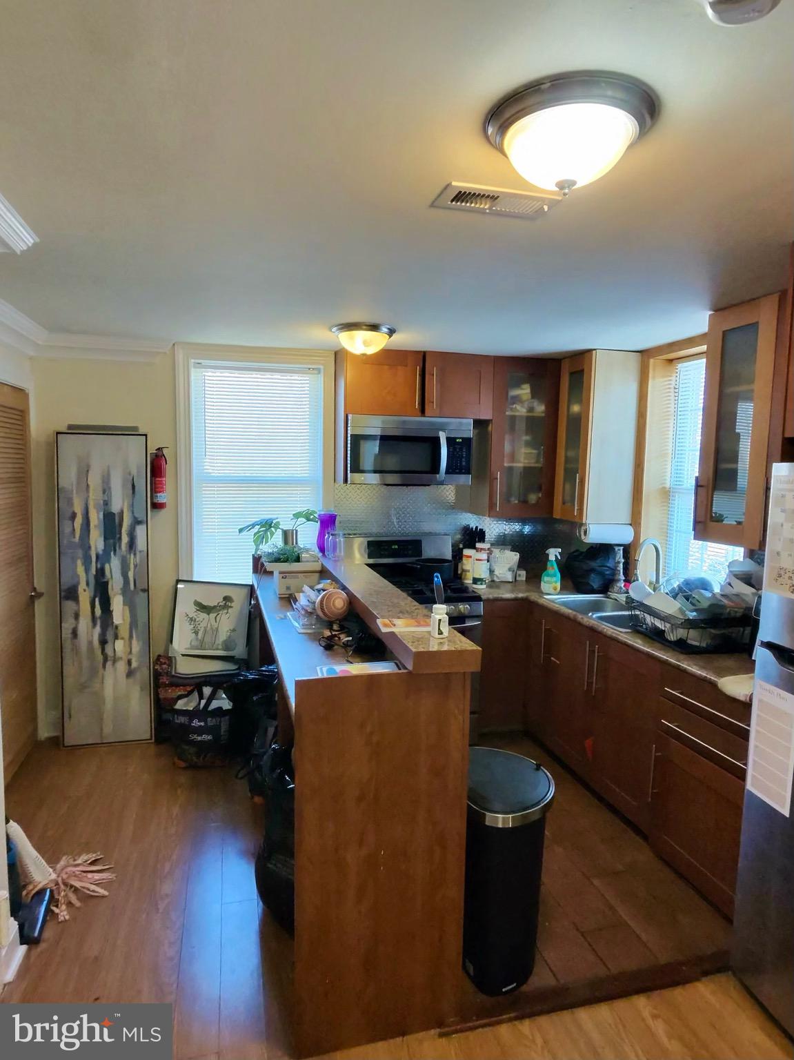 UNIVERSITY CITY - Residential Income