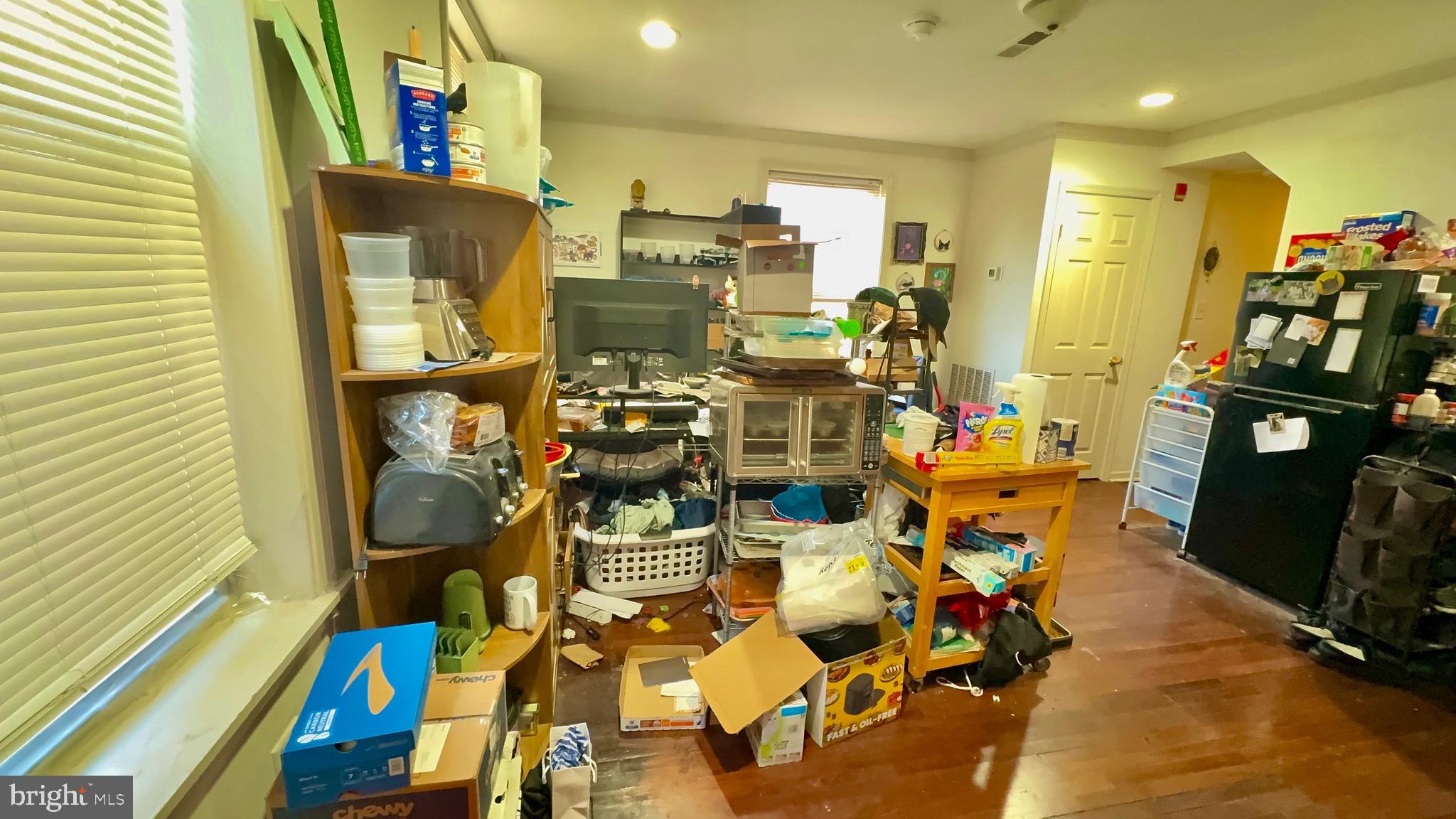 UNIVERSITY CITY - Residential Income