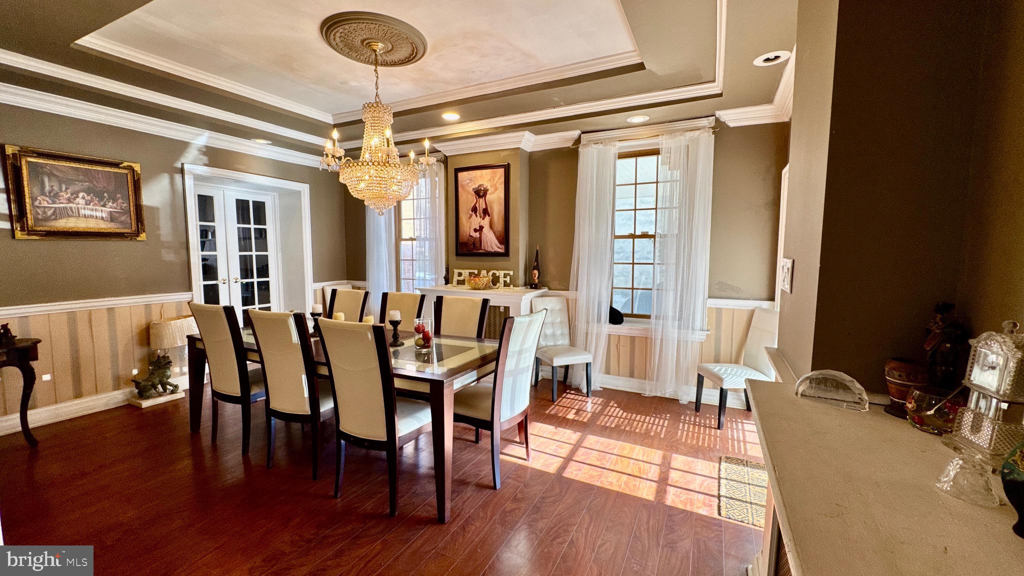 UNIVERSITY CITY - Residential Income