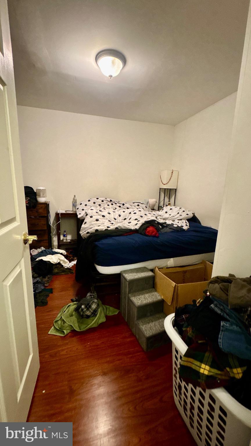 UNIVERSITY CITY - Residential Income