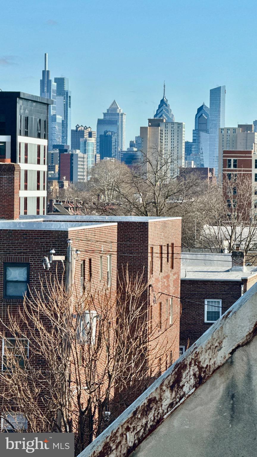 UNIVERSITY CITY - Residential Income