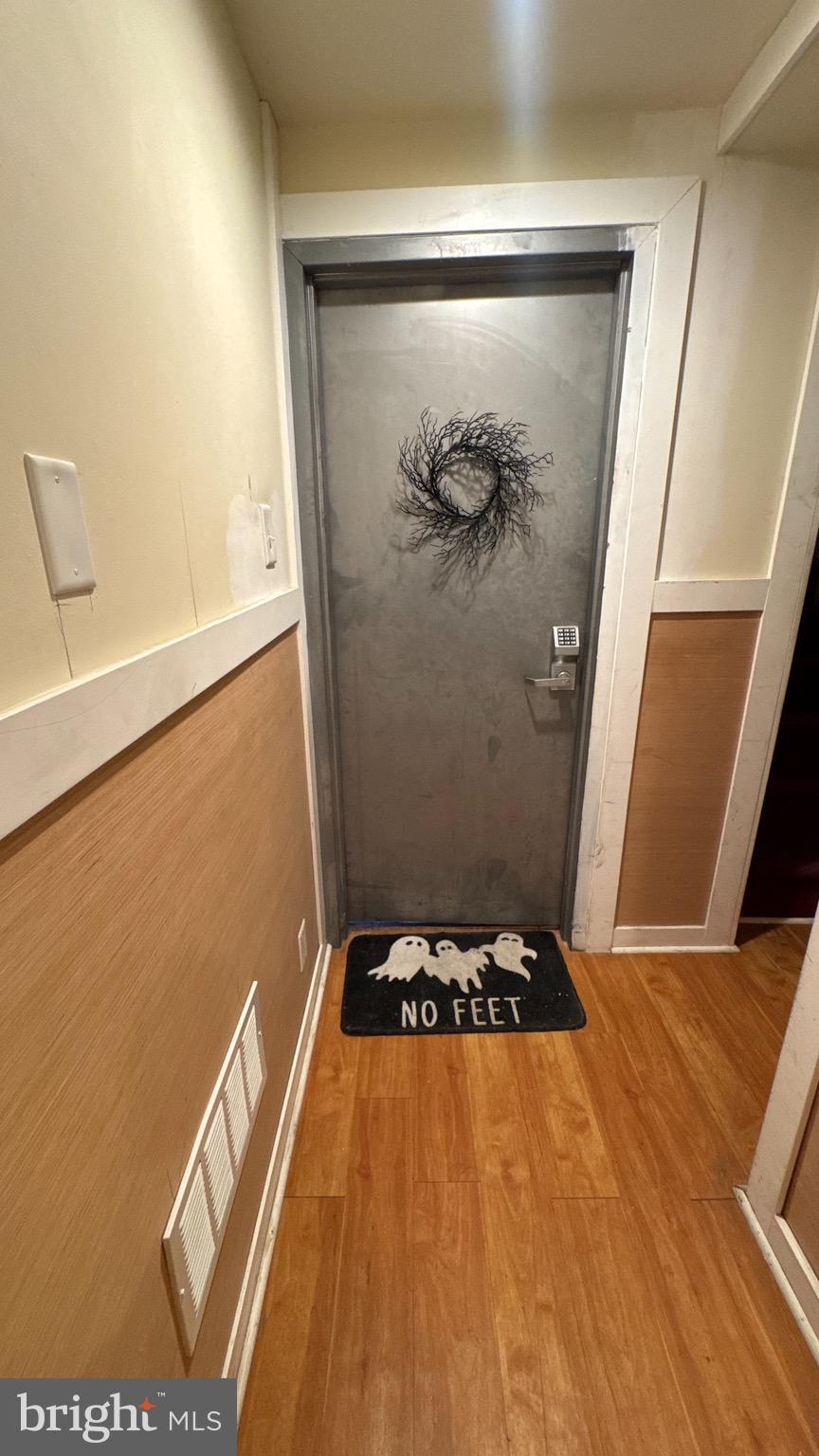 UNIVERSITY CITY - Residential Income