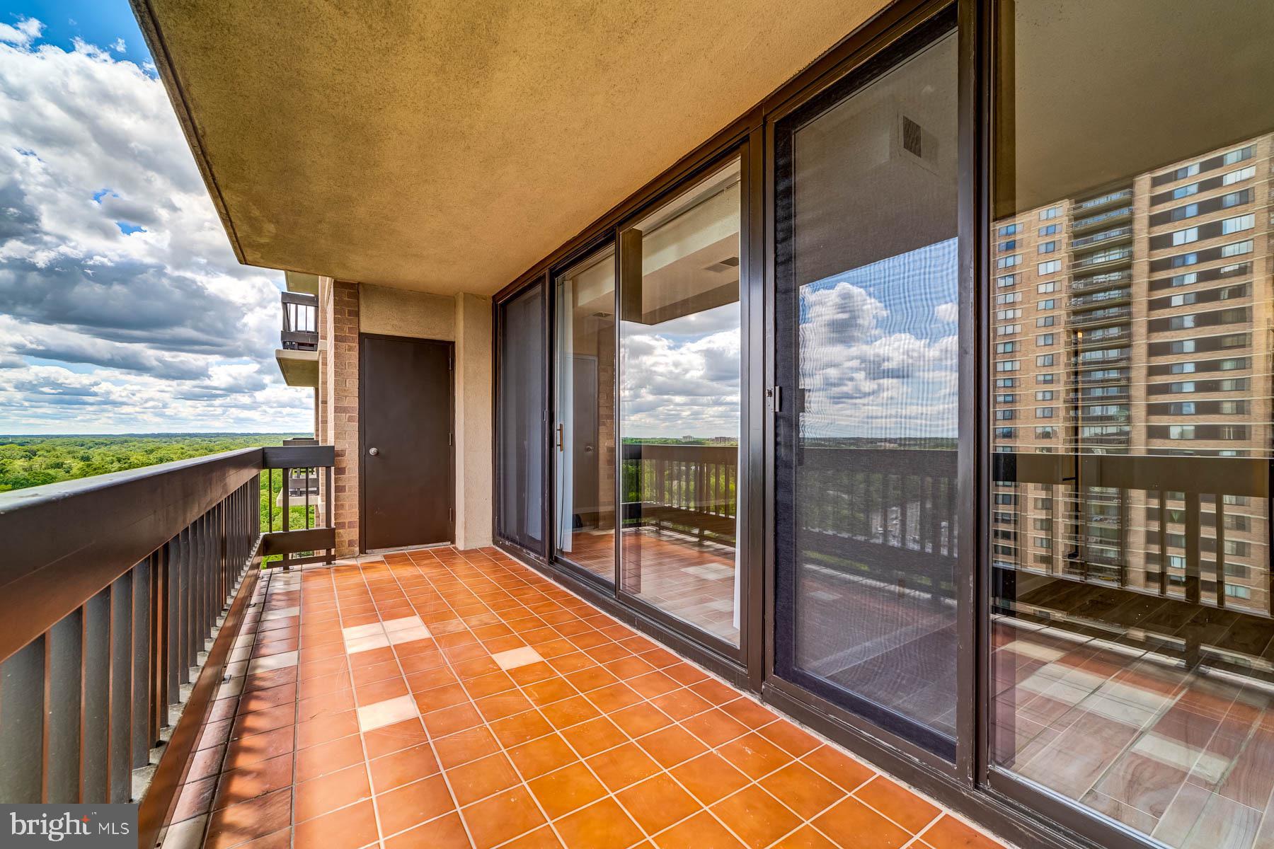 SKYLINE SQUARE CONDO - Residential Lease