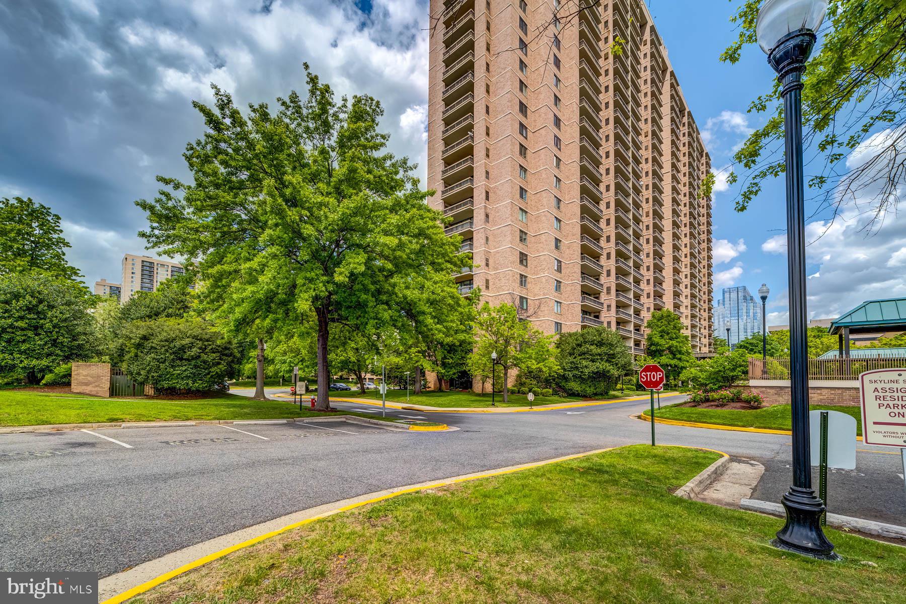 SKYLINE SQUARE CONDO - Residential Lease