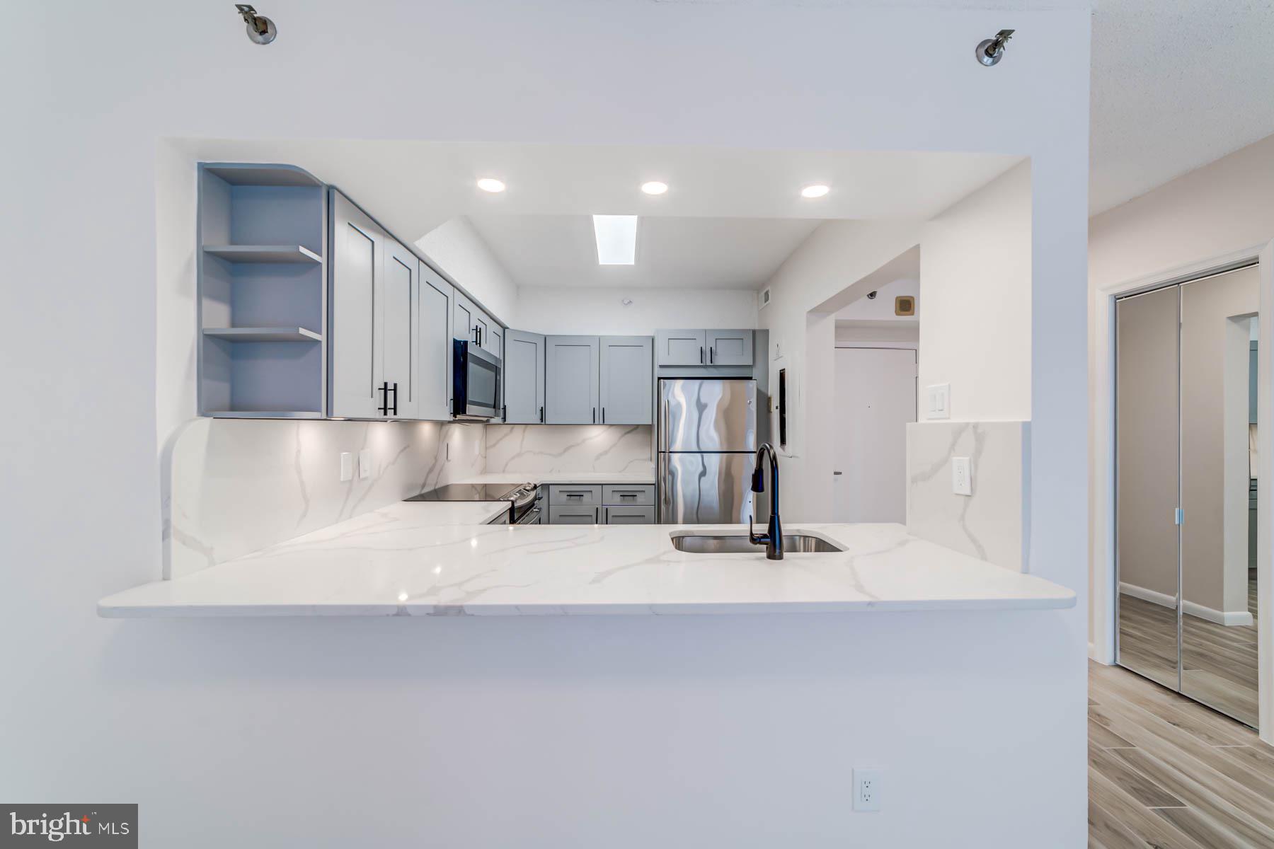 SKYLINE SQUARE CONDO - Residential Lease