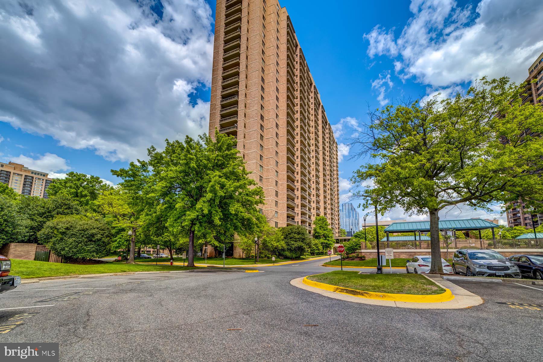 SKYLINE SQUARE CONDO - Residential Lease