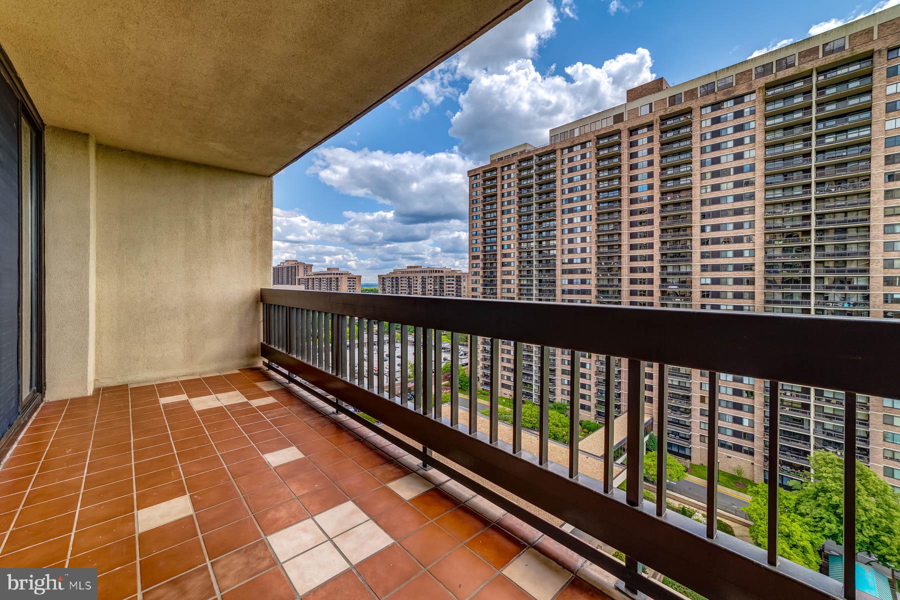 SKYLINE SQUARE CONDO - Residential Lease