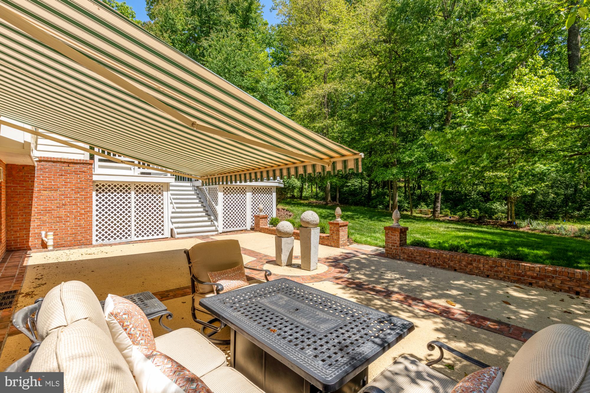 OAKTON HILLS ESTATES - Residential