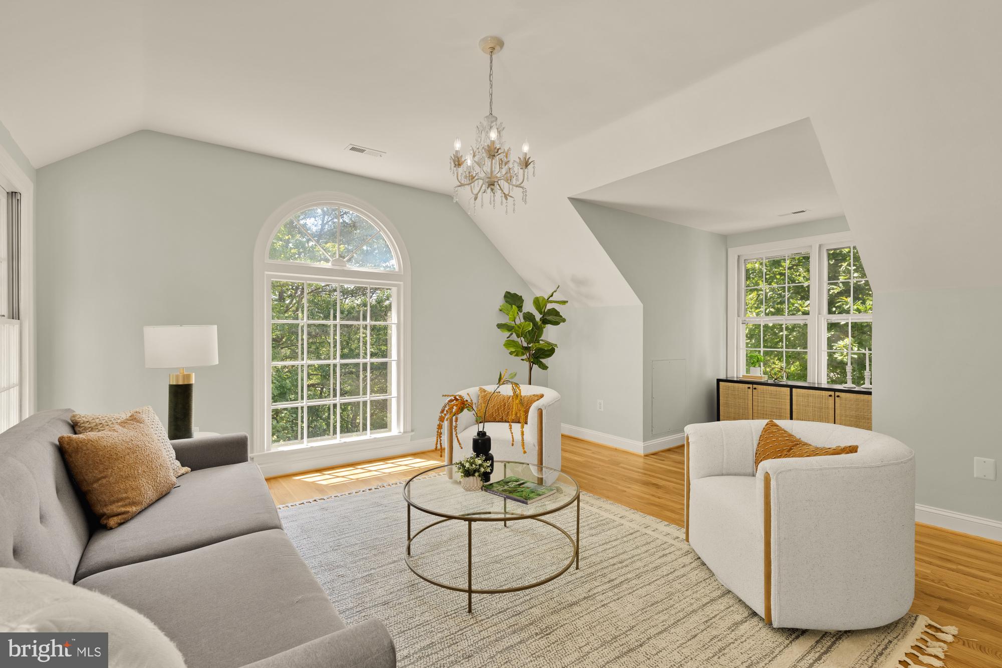 OAKTON HILLS ESTATES - Residential