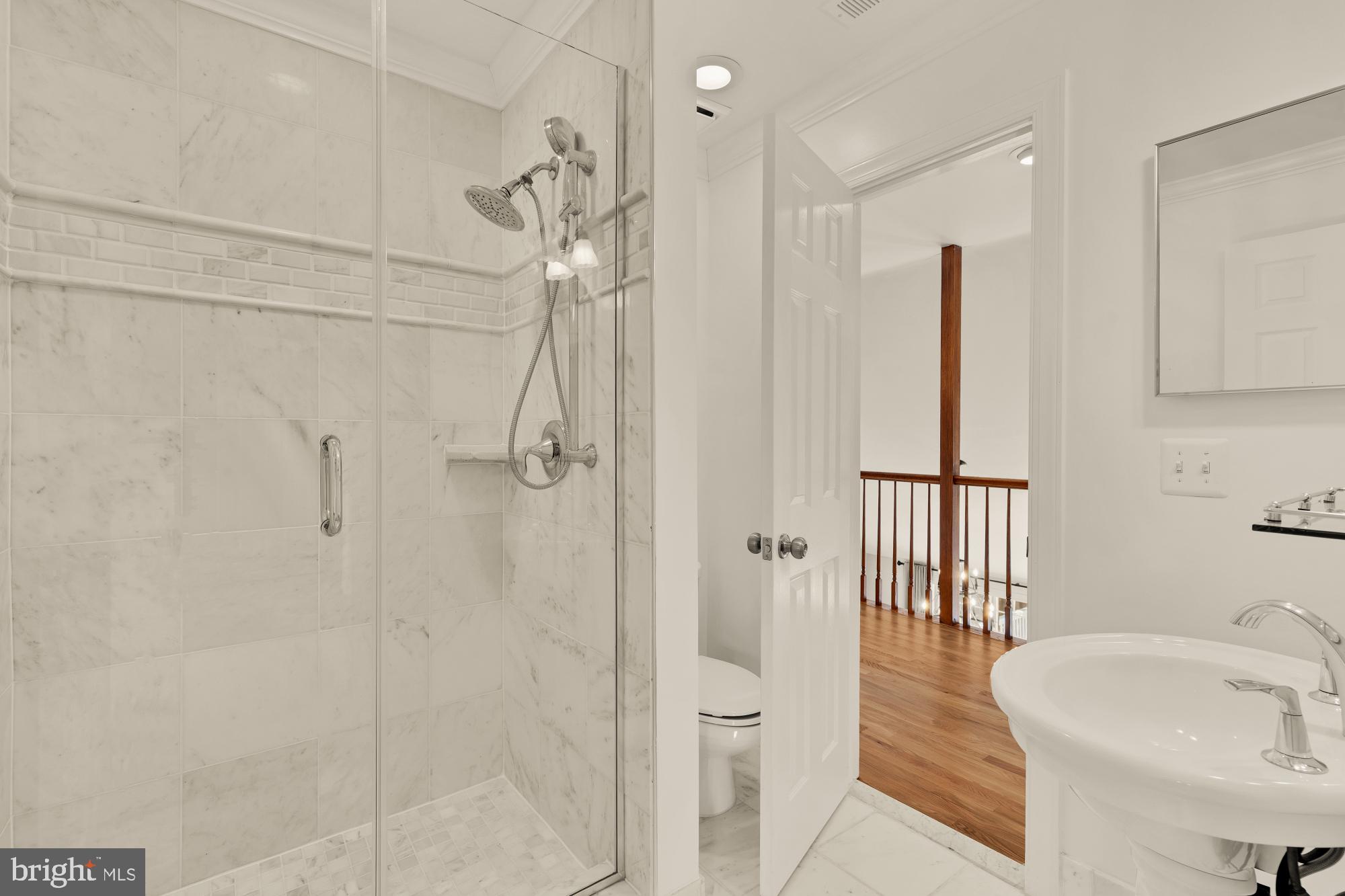 OAKTON HILLS ESTATES - Residential