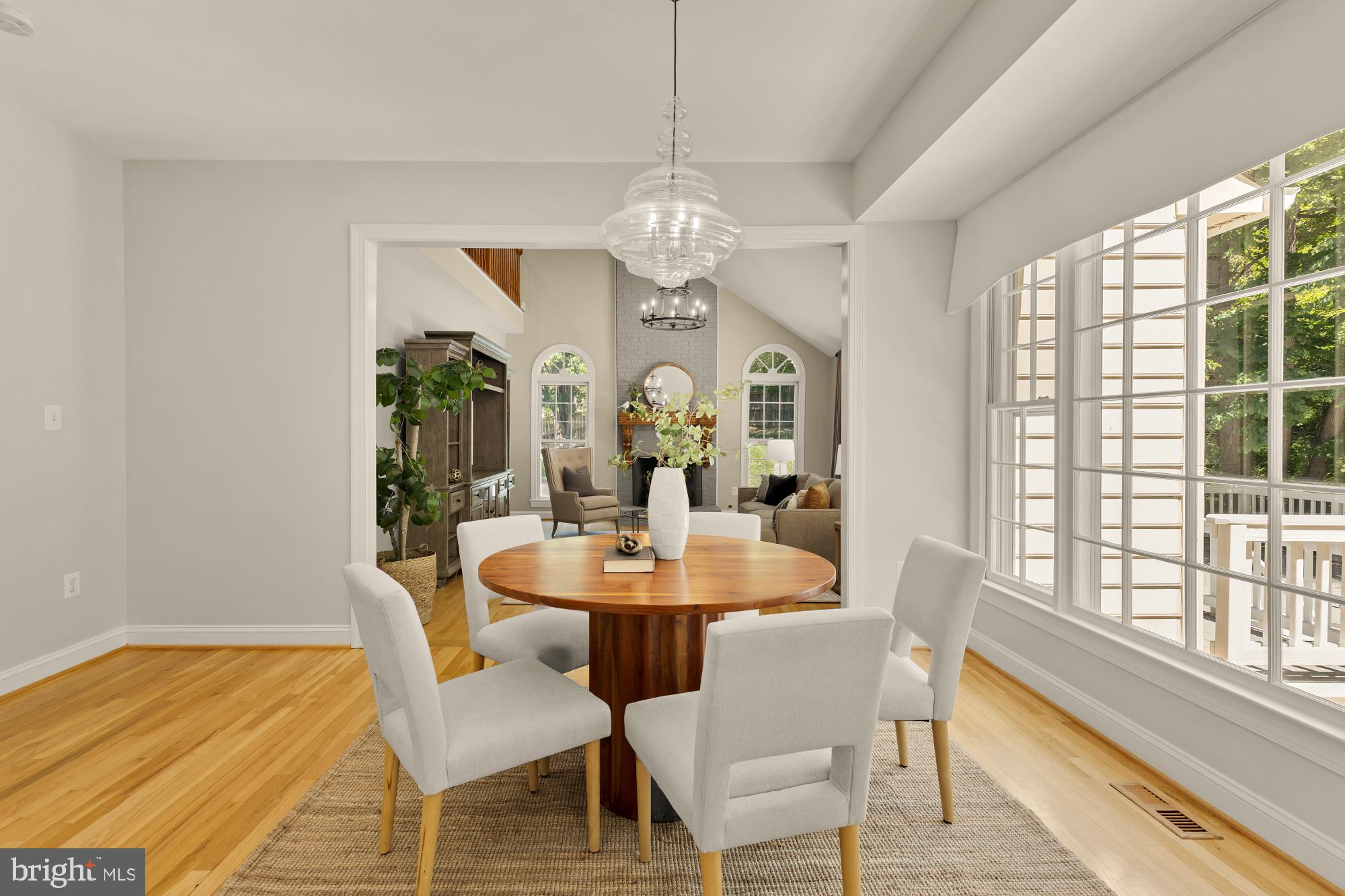 OAKTON HILLS ESTATES - Residential