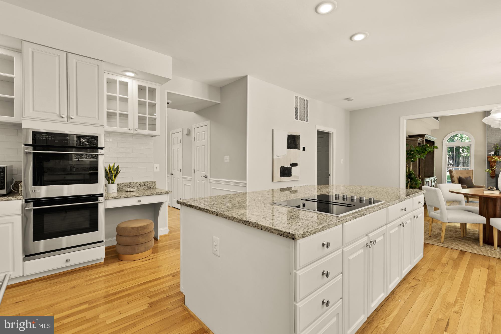 OAKTON HILLS ESTATES - Residential