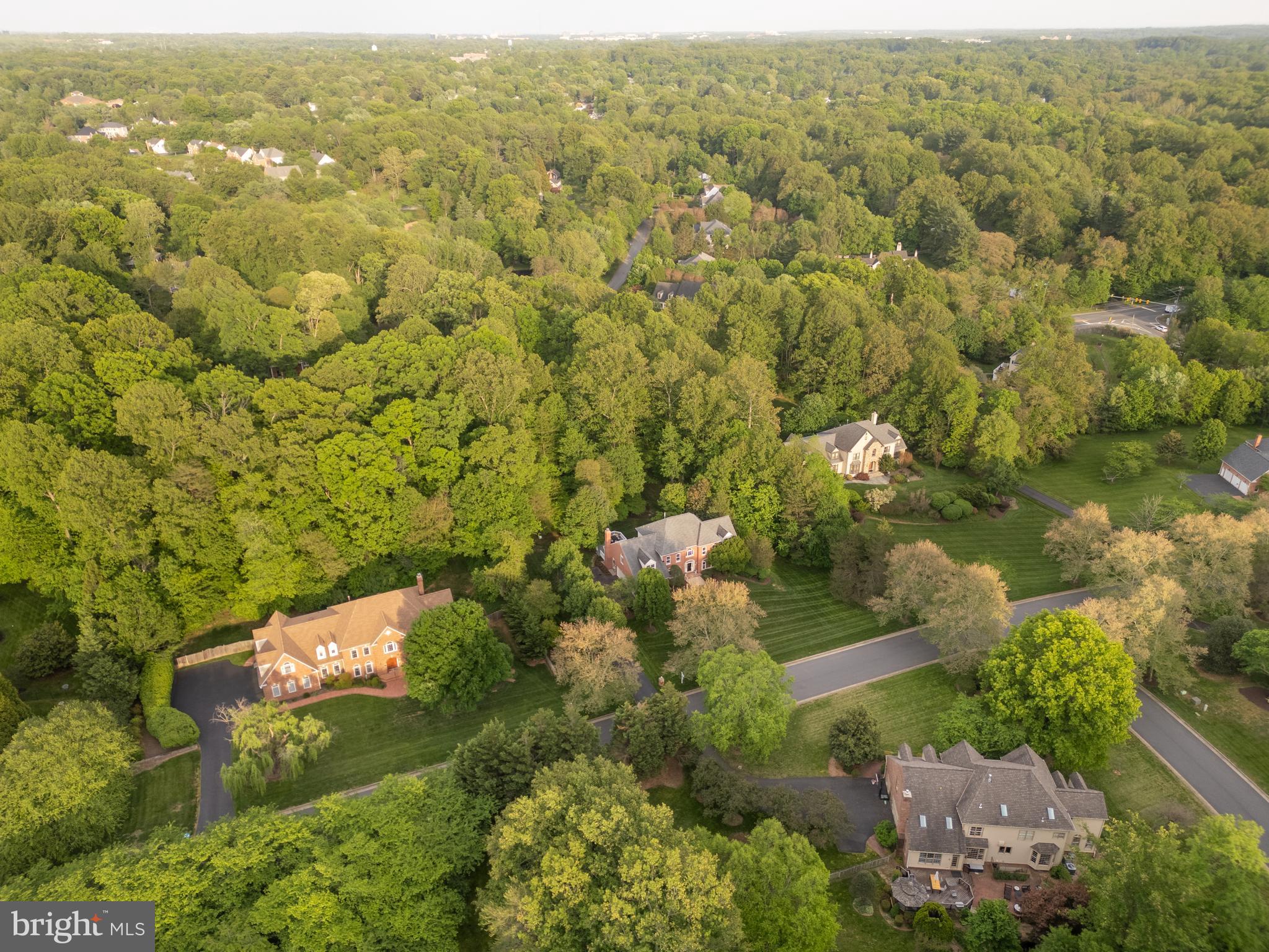 OAKTON HILLS ESTATES - Residential