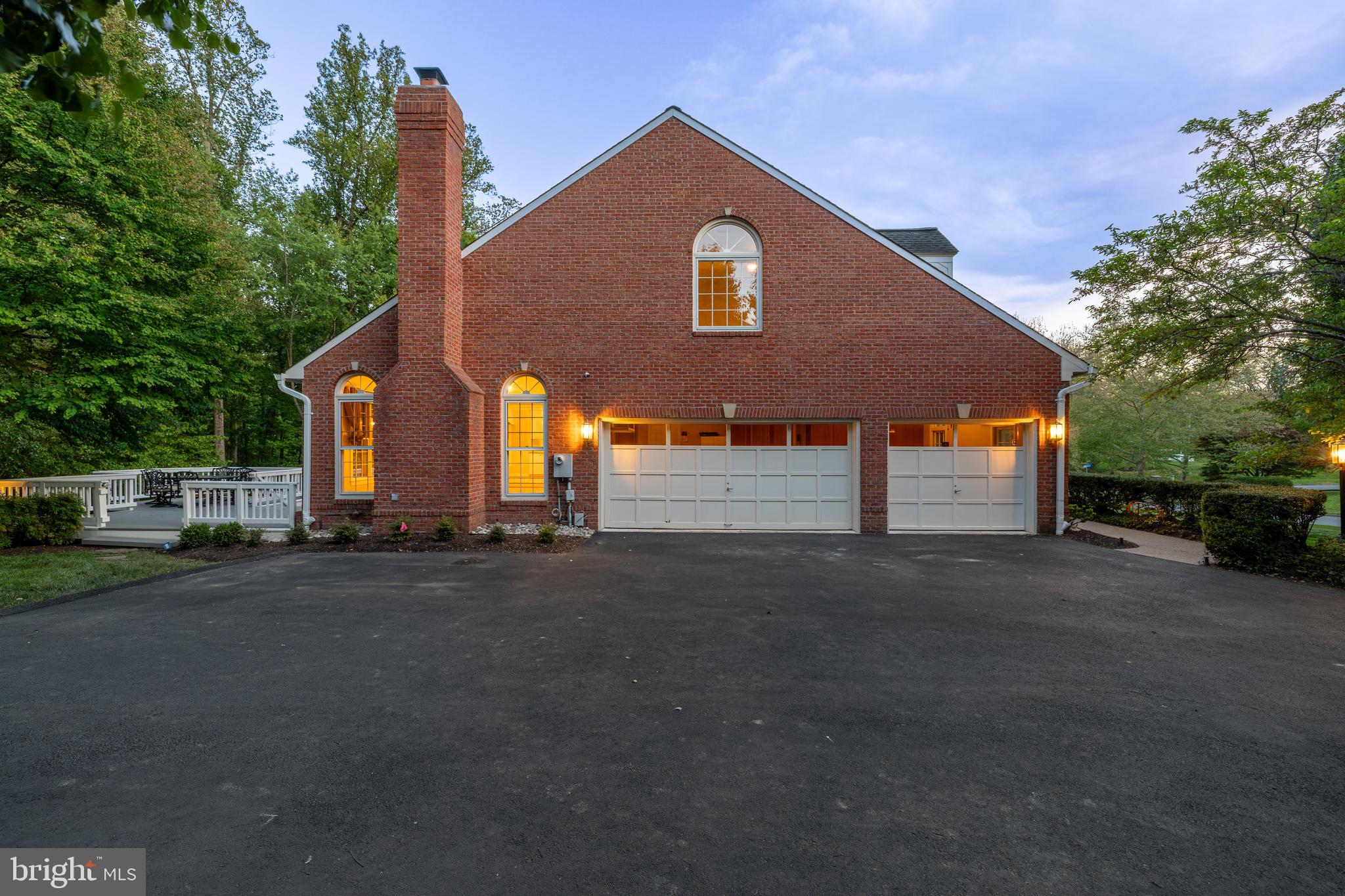 OAKTON HILLS ESTATES - Residential