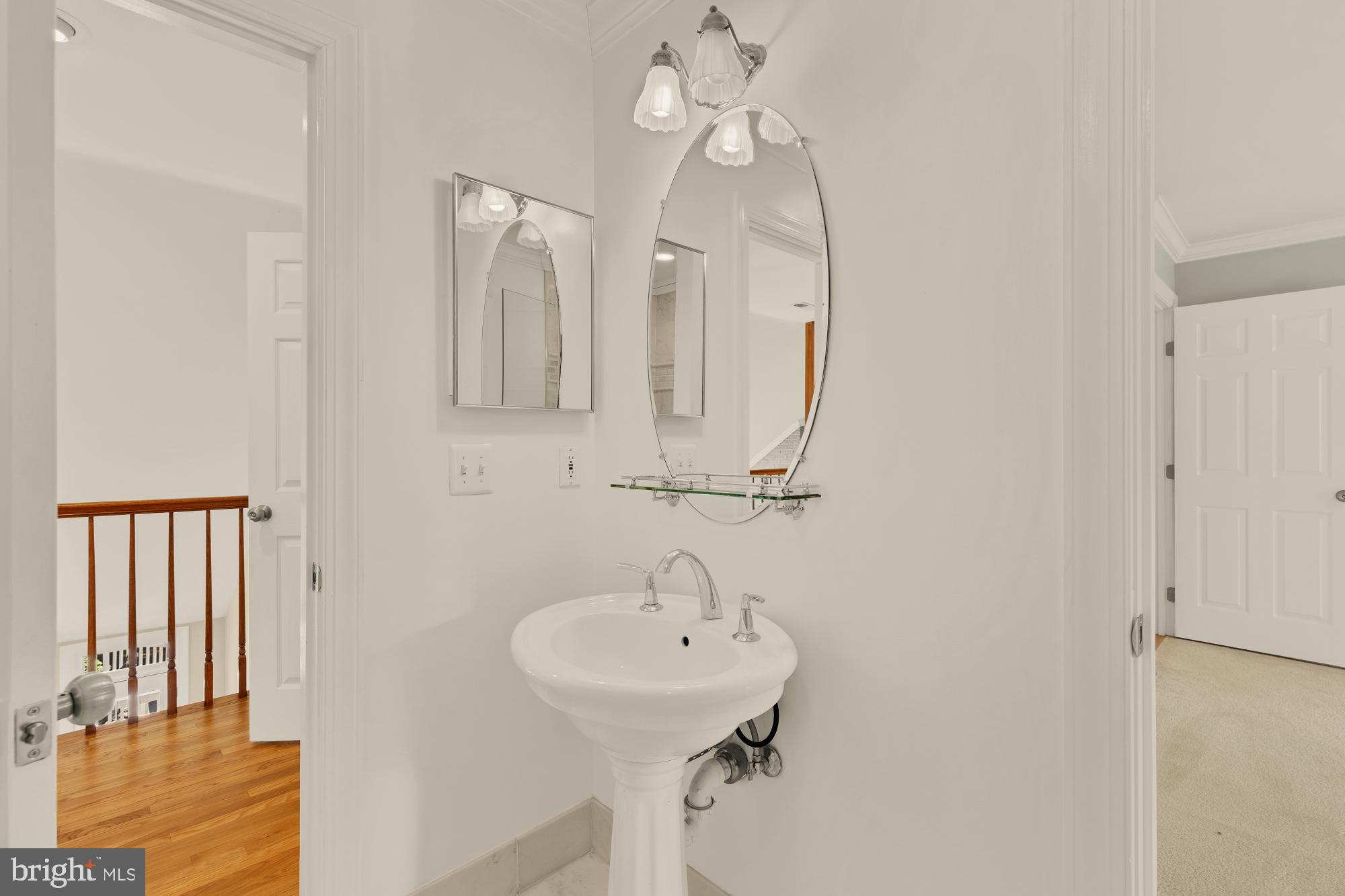 OAKTON HILLS ESTATES - Residential