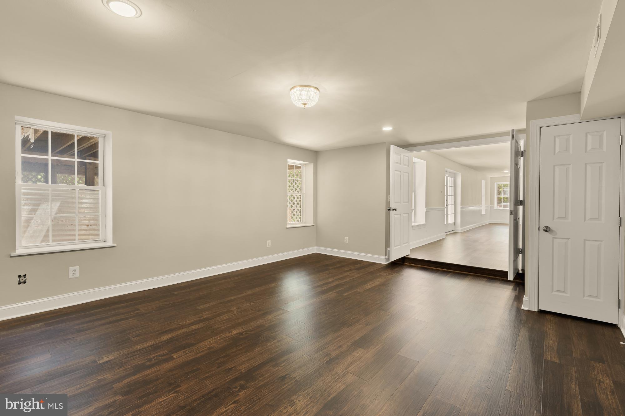 OAKTON HILLS ESTATES - Residential