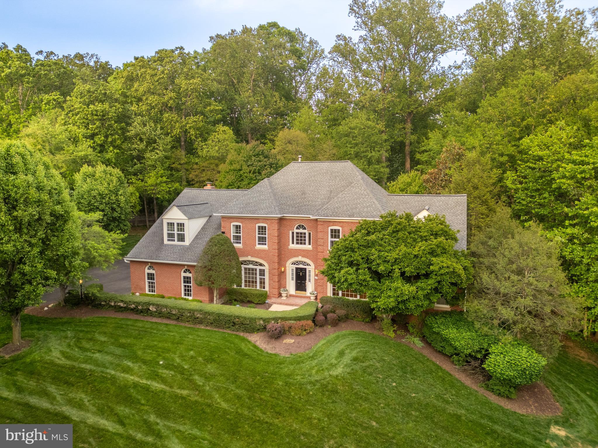 OAKTON HILLS ESTATES - Residential