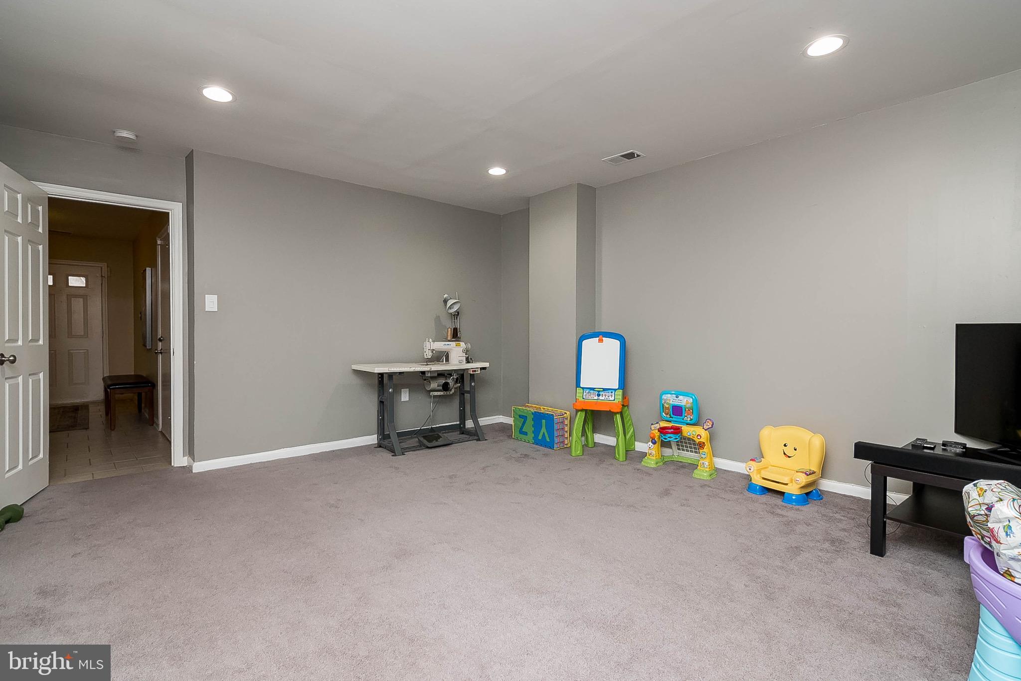 WOODSTREAM EAST - Residential