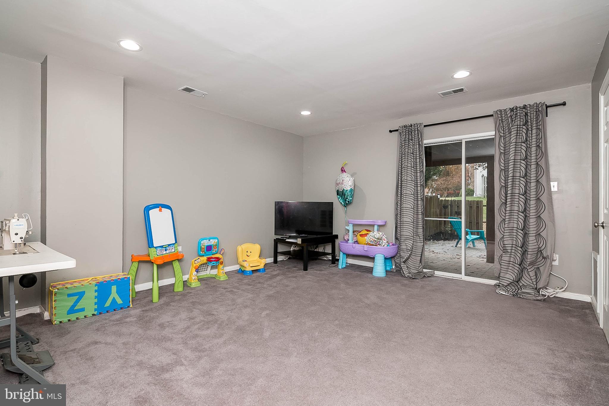 WOODSTREAM EAST - Residential