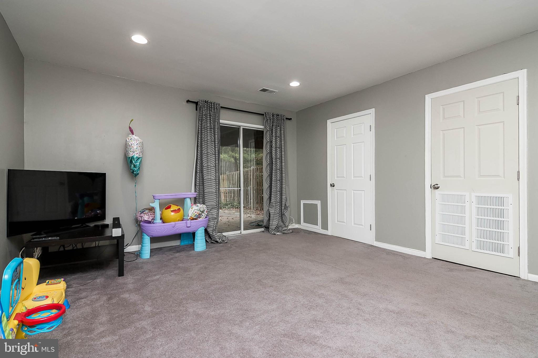 WOODSTREAM EAST - Residential