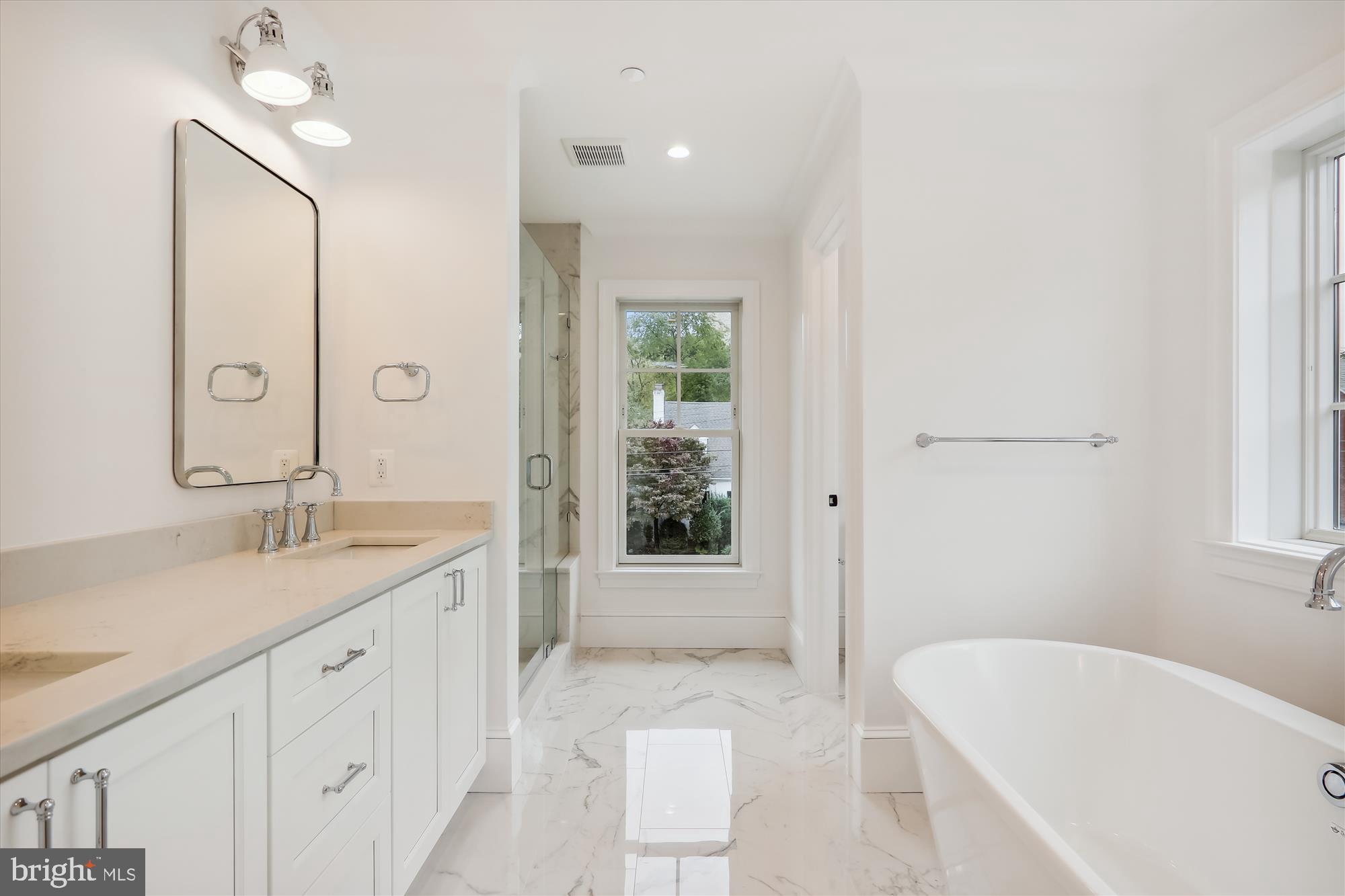 GLENBROOK KNOLLS - Residential