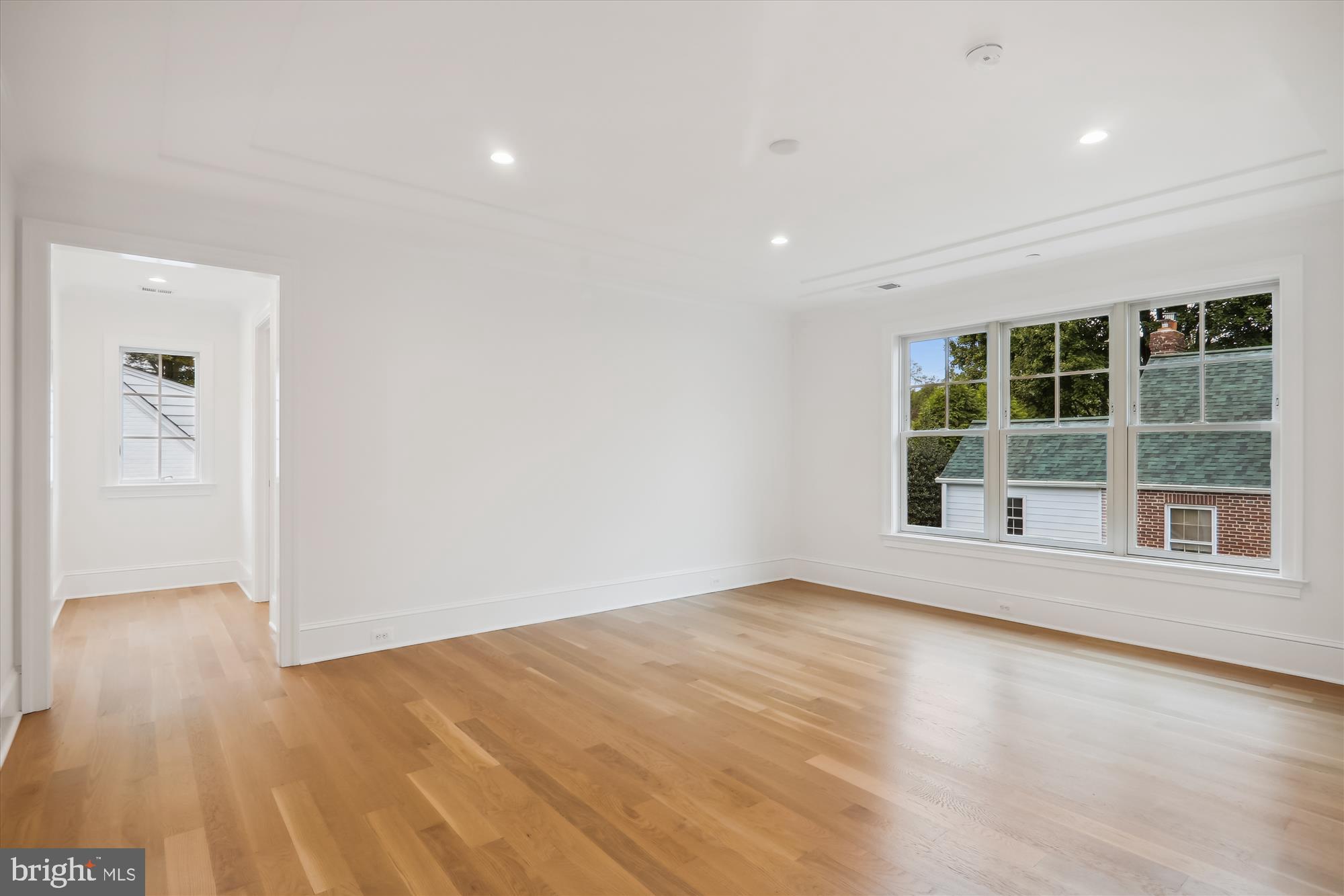 GLENBROOK KNOLLS - Residential