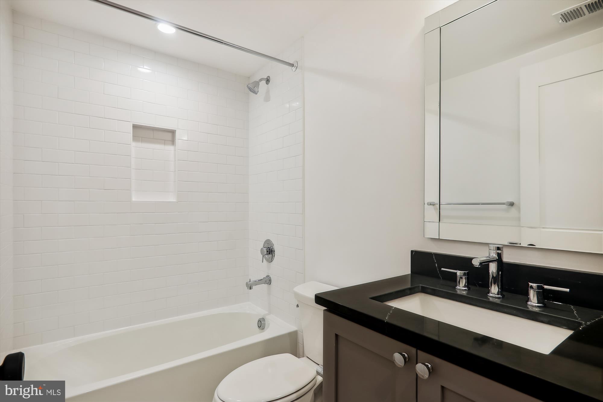 GLENBROOK KNOLLS - Residential