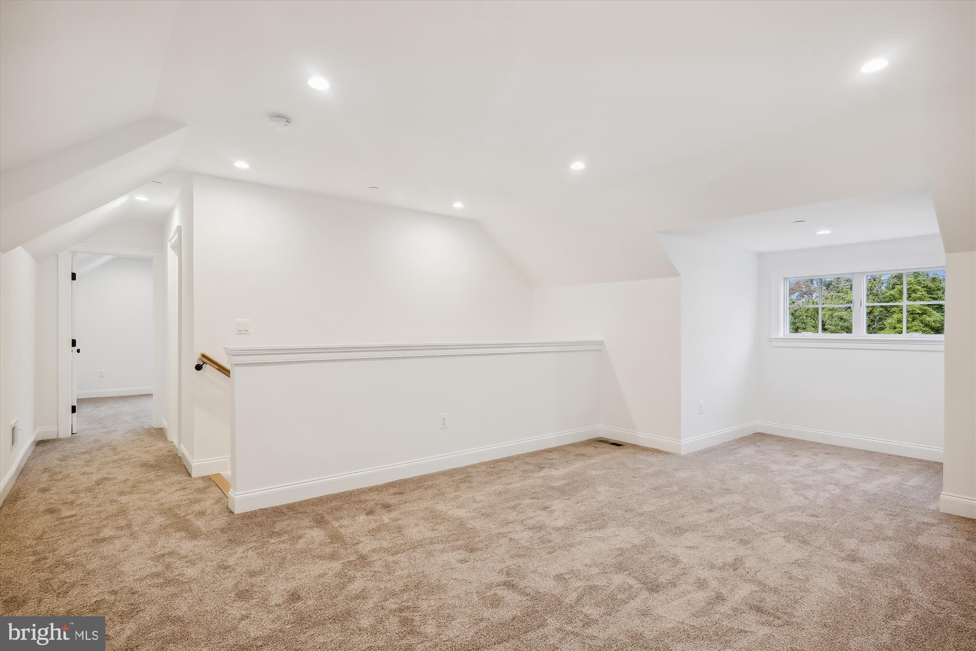 GLENBROOK KNOLLS - Residential