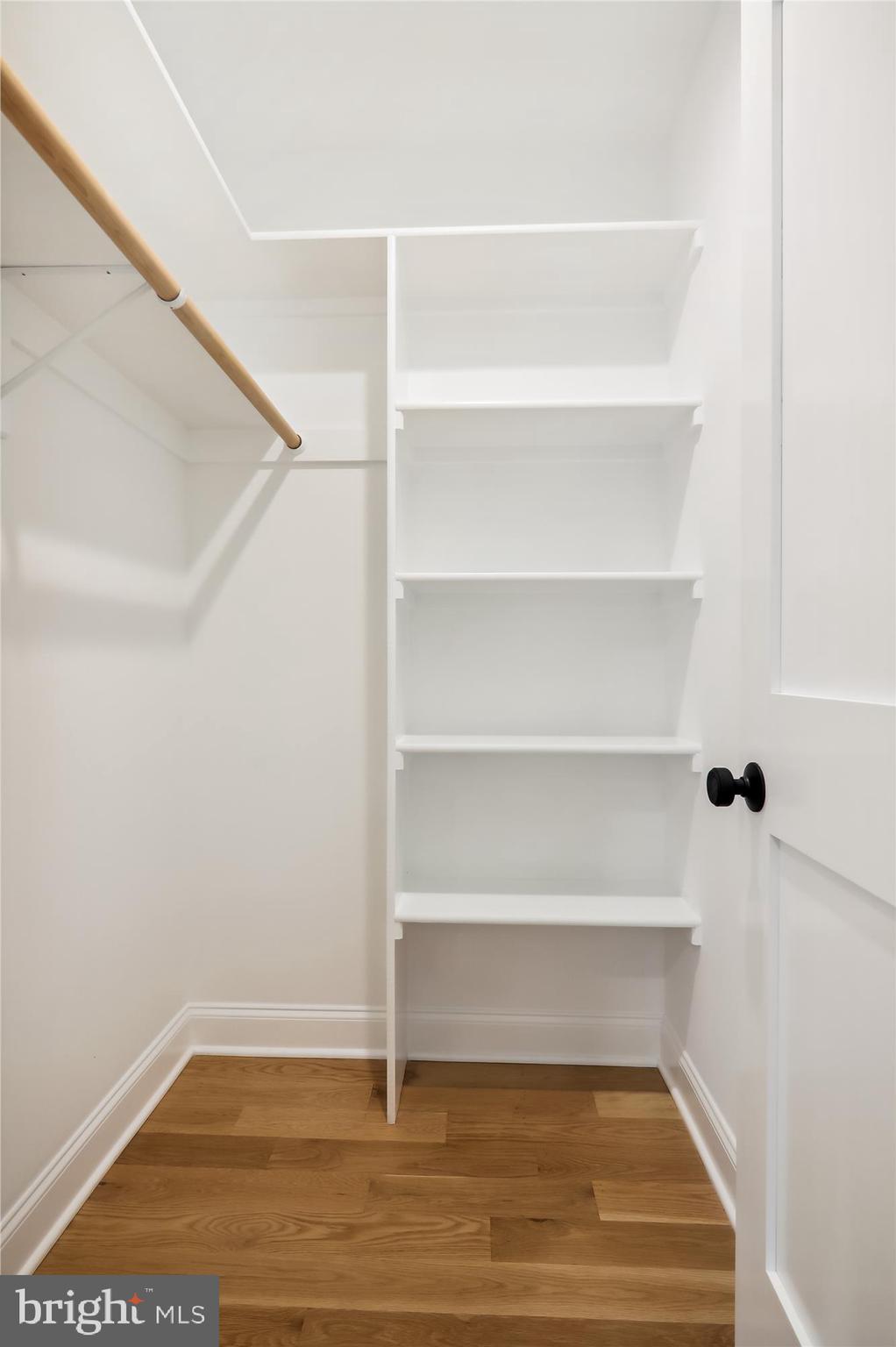 GLENBROOK KNOLLS - Residential