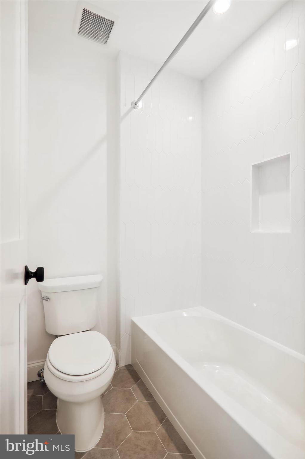 GLENBROOK KNOLLS - Residential