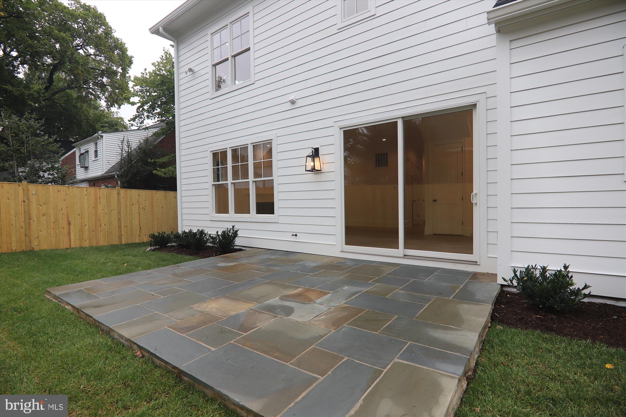 GLENBROOK KNOLLS - Residential