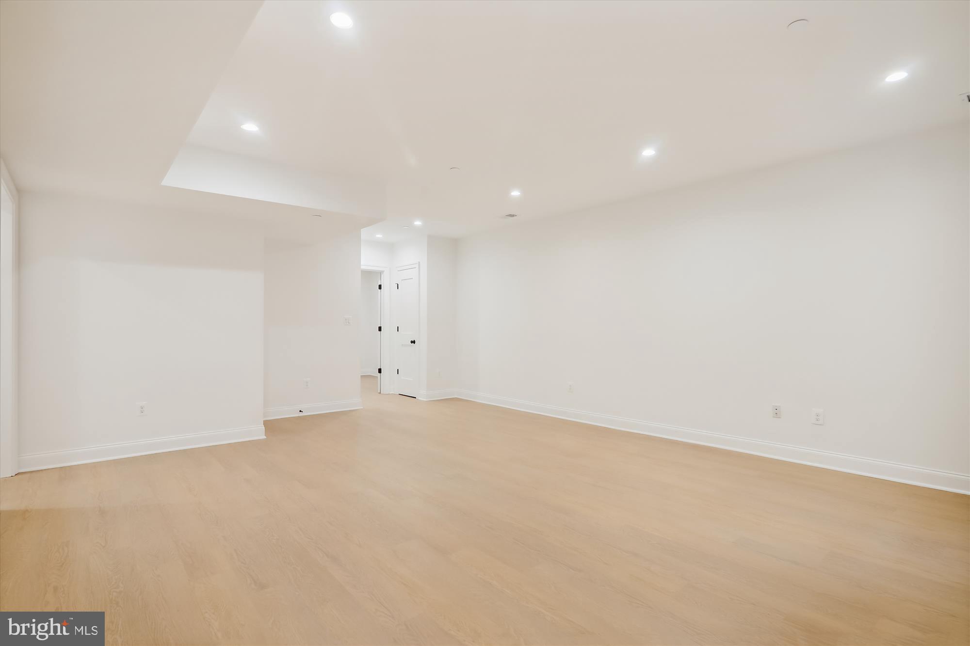 GLENBROOK KNOLLS - Residential