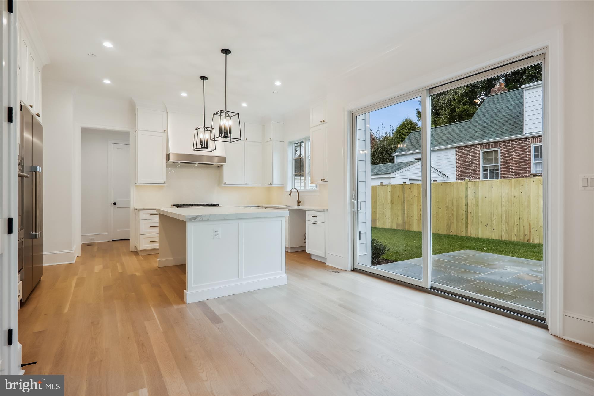 GLENBROOK KNOLLS - Residential