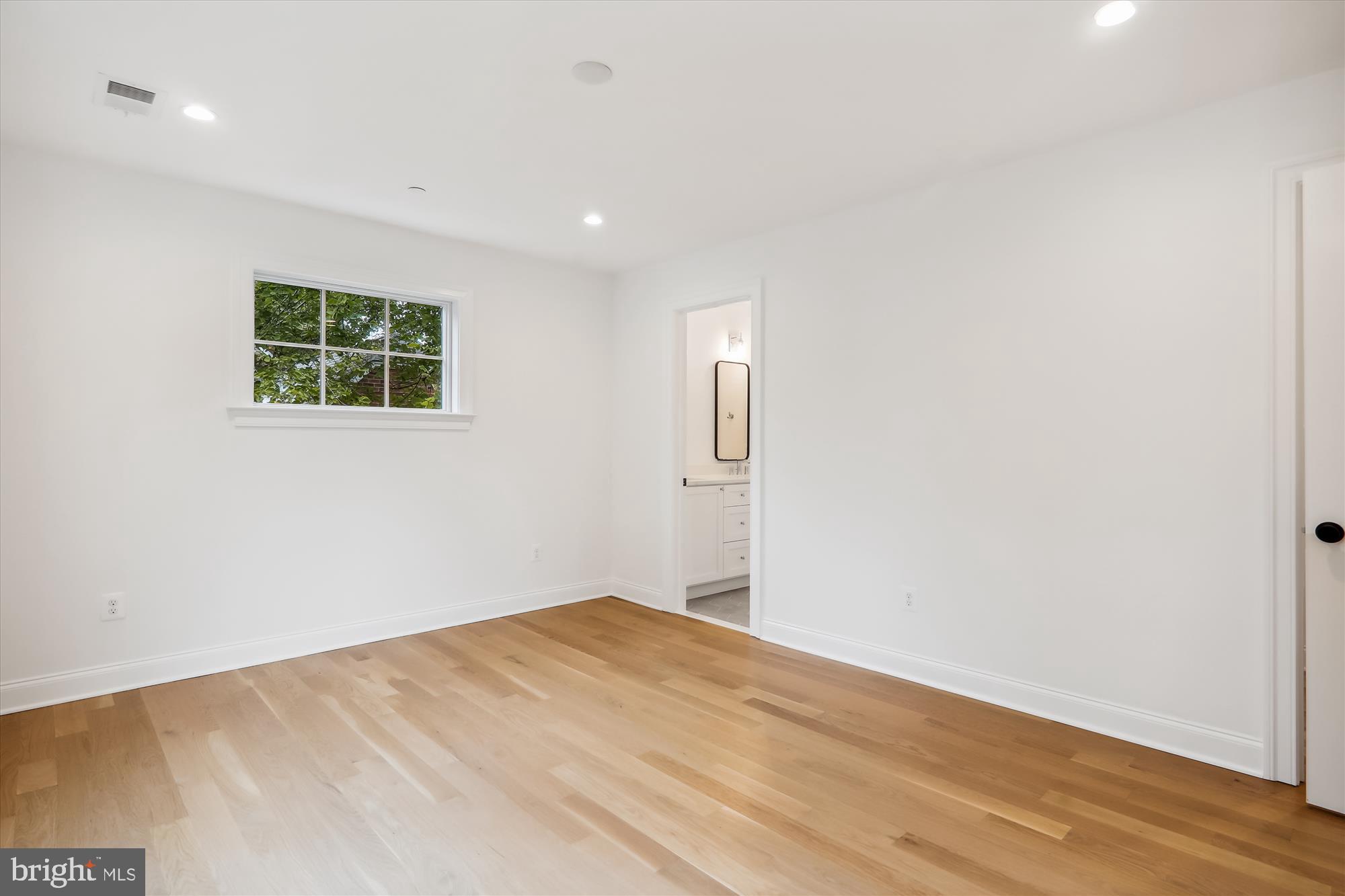 GLENBROOK KNOLLS - Residential