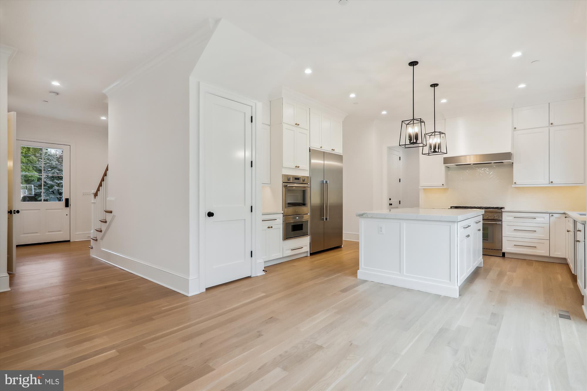 GLENBROOK KNOLLS - Residential