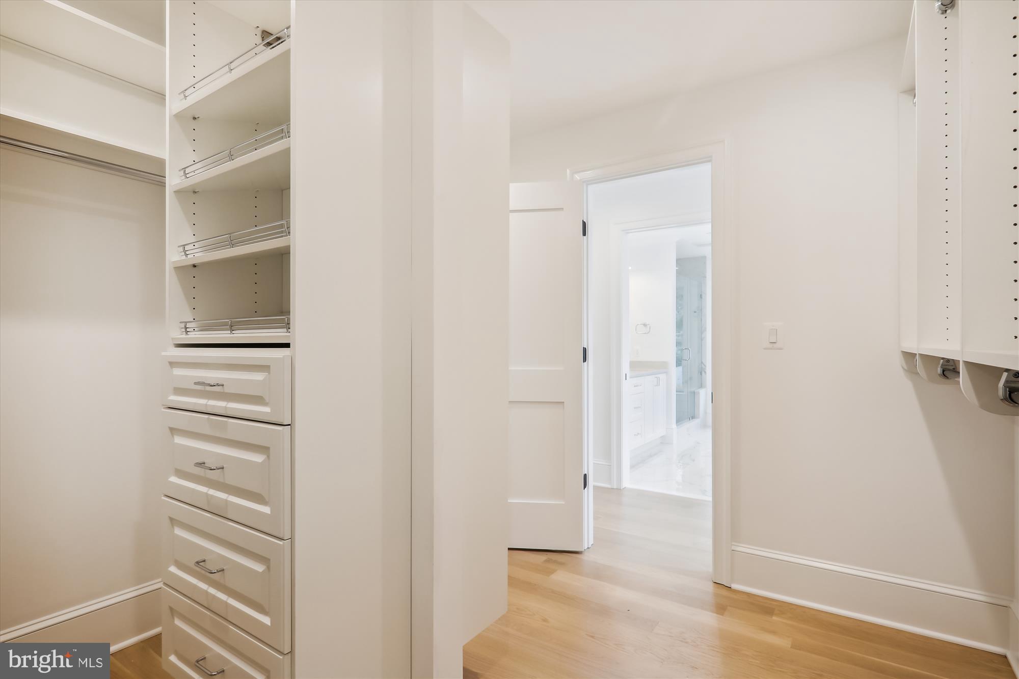 GLENBROOK KNOLLS - Residential