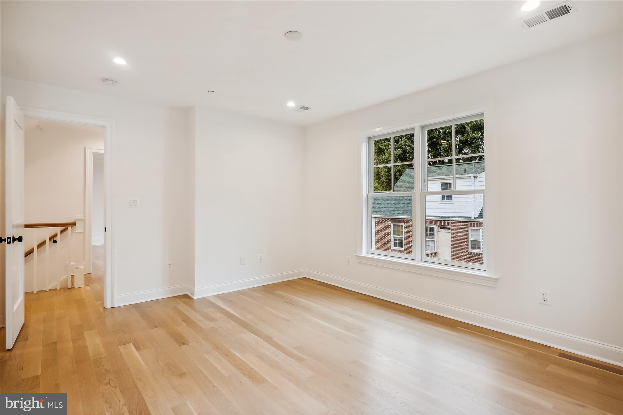 GLENBROOK KNOLLS - Residential